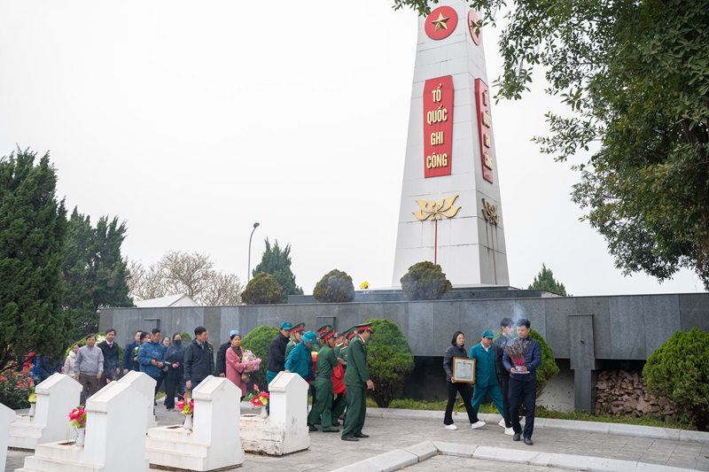 Lễ đón nhận và an táng hài cốt liệt sỹ Lê Xuân Mai