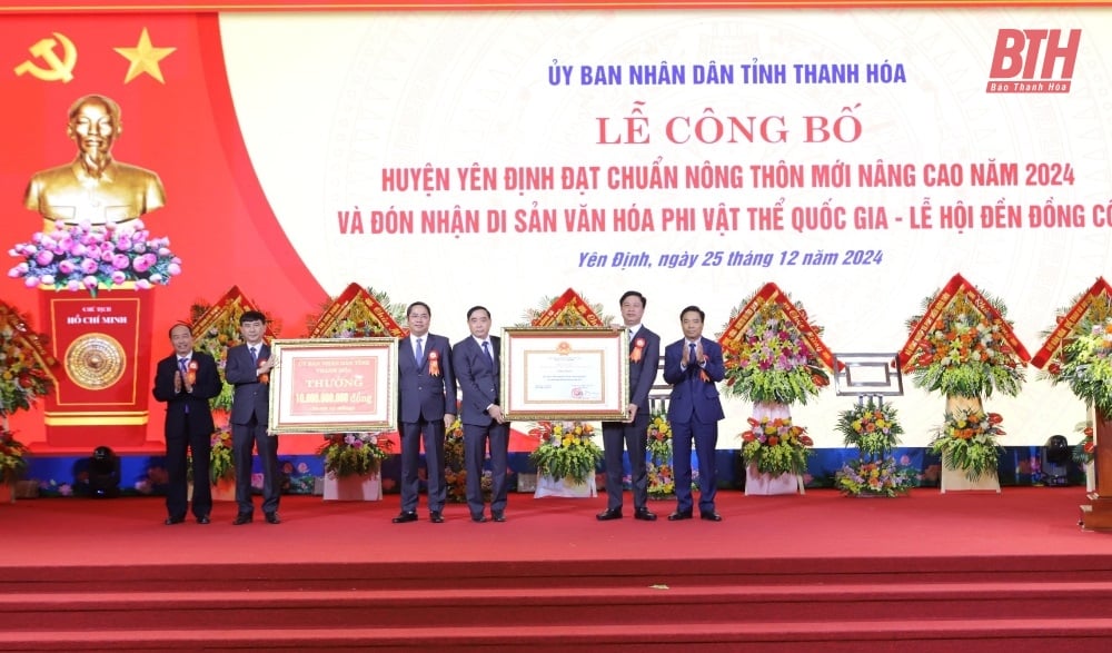 Công bố Quyết định huyện Yên Định đạt chuẩn nông thôn mới nâng cao năm 2024 và Đón nhận di sản văn hóa phi vật thể quốc gia Lễ hội Đền Đồng cổ