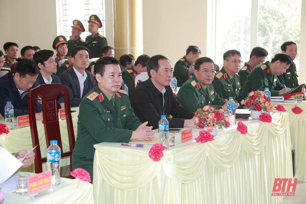 Đoàn công tác của Bộ Quốc phòng và tỉnh Thanh Hóa thăm, chúc Tết cán bộ, chiến sĩ Đảo Mê 