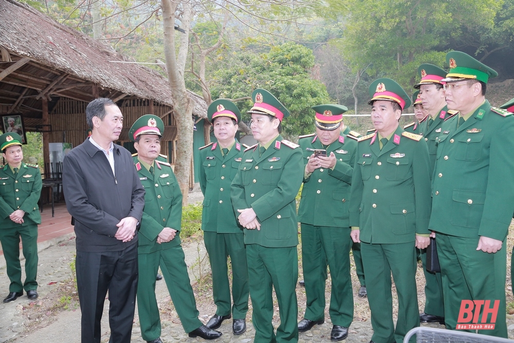 Đoàn công tác của Bộ Quốc phòng và tỉnh Thanh Hóa thăm, chúc Tết cán bộ, chiến sĩ Đảo Mê 