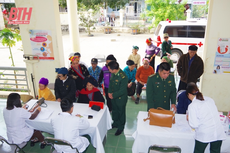 “Xuân biên phòng ấm lòng dân bản” mang tết trọn vẹn đến vùng cao Mường Lát