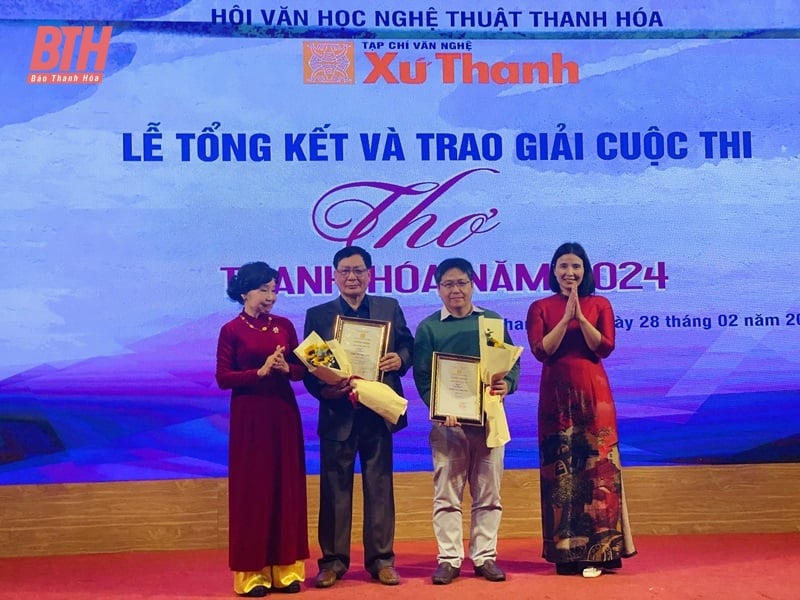 Tổng kết và trao giải Cuộc thi thơ Thanh Hóa năm 2024 và phát động Cuộc thi truyện ngắn hay năm 2025 trên Tạp chí Văn nghệ xứ Thanh