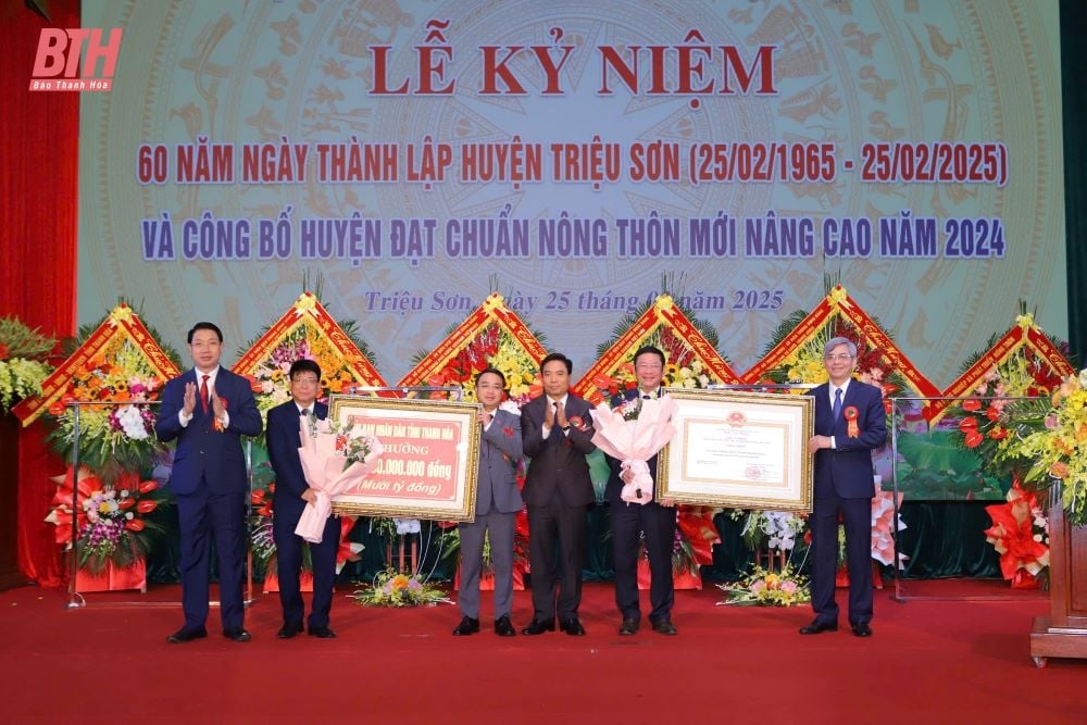 Huyện Triệu Sơn kỷ niệm 60 năm thành lập và công bố huyện đạt chuẩn nông thôn mới nâng cao