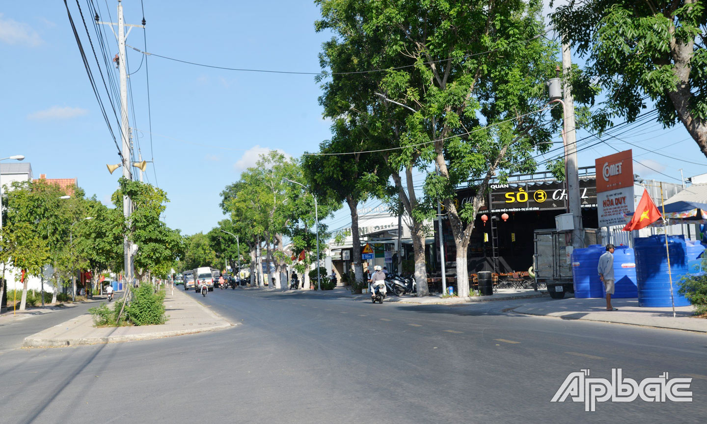 Đường phố TX. Gò Công ngày càng khang trang, sạch đẹp.