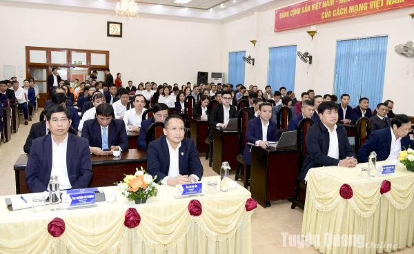 La compagnie d'électricité de Tuyen Quang organise une conférence sur le travail