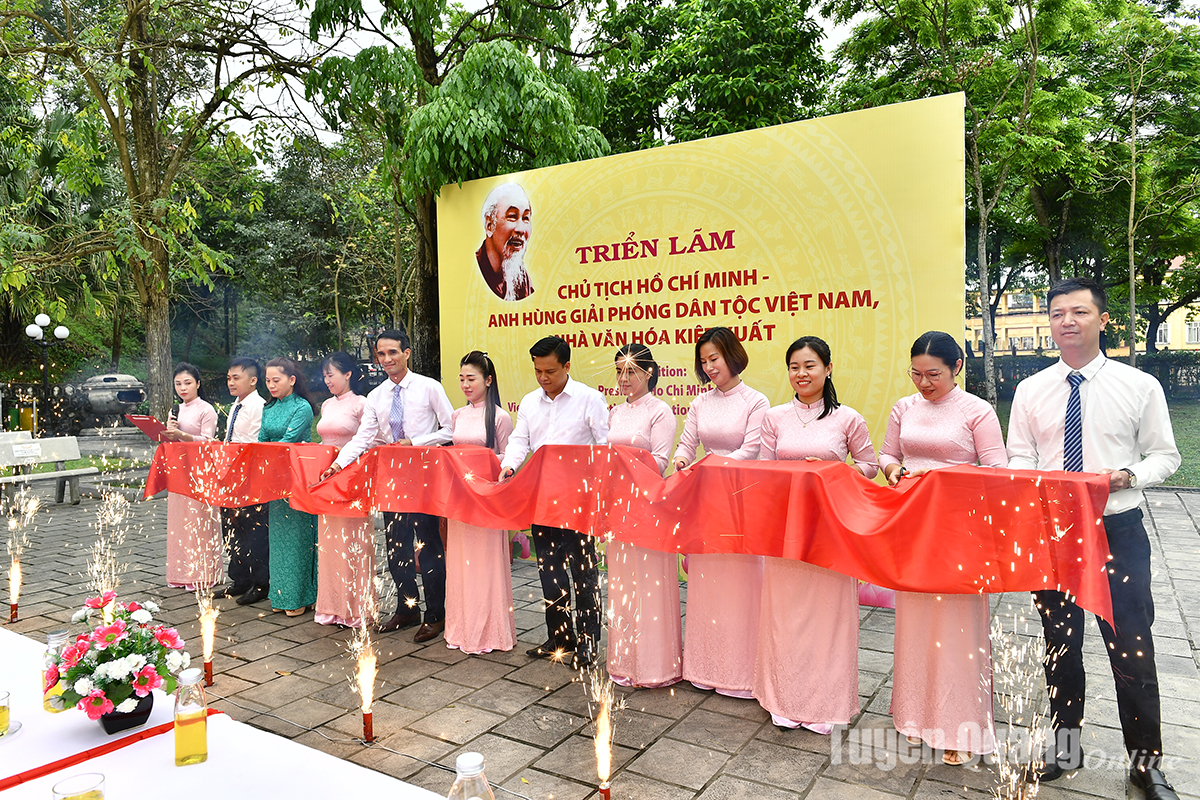 Triển lãm ảnh Chủ tịch Hồ Chí Minh - Anh hùng giải phóng dân tộc Việt Nam - Nhà văn hóa kiệt xuất