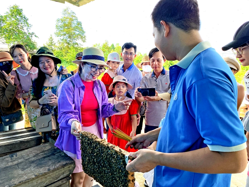 Tạo môi trường đầu tư kinh doanh thuận lợi để thu hút đầu tư, doanh nghiệp phát triển cũng là tạo thêm nguồn lực giúp kinh tế- xã hội địa phương tăng trưởng.