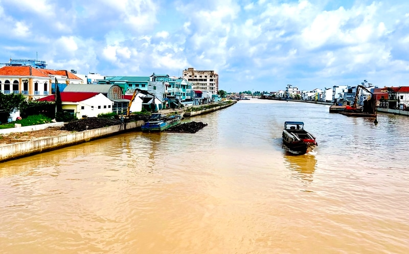 Đẩy nhanh tiến độ thi công, giải ngân các công trình/dự án, tạo động lực phát triển.