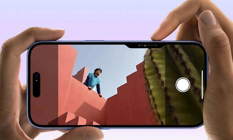 
iPhone 16 có thêm nút Camera Control nằm cùng bên và dưới nút nguồn