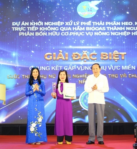 Chị Nguyễn Thị Linh đạt giải đặc biệt Cuộc thi “Phụ nữ khởi nghiệp sáng tạo và chuyển đổi xanh” cấp vùng khu vực miền Nam năm 2024.
