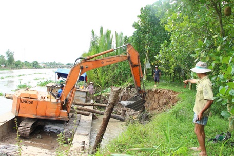 Tuy các cấp các ngành đã nỗ lực ứng phó, nhưng sạt lở vẫn gây nhiều thiệt hại, ảnh hưởng nghiêm trọng đến sinh hoạt, đời sống người dân.