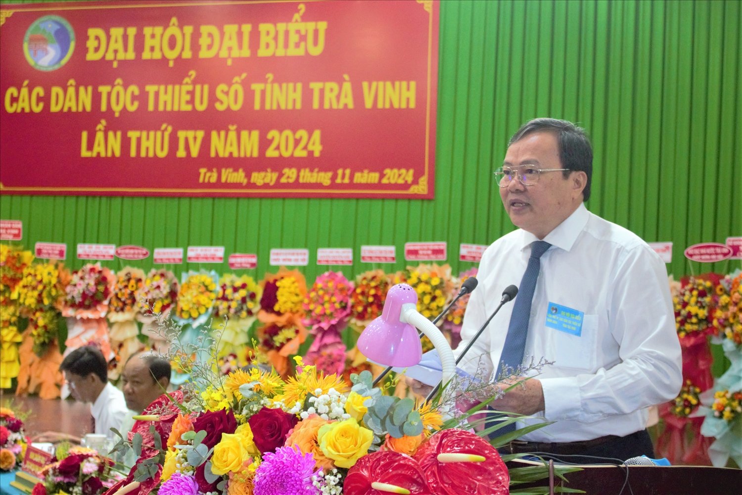 Ông Lê Văn Hẳn, Phó Bí thư Tỉnh ủy, Chủ tịch UBND tỉnh Trà Vinh, phát biểu tại Đại hội