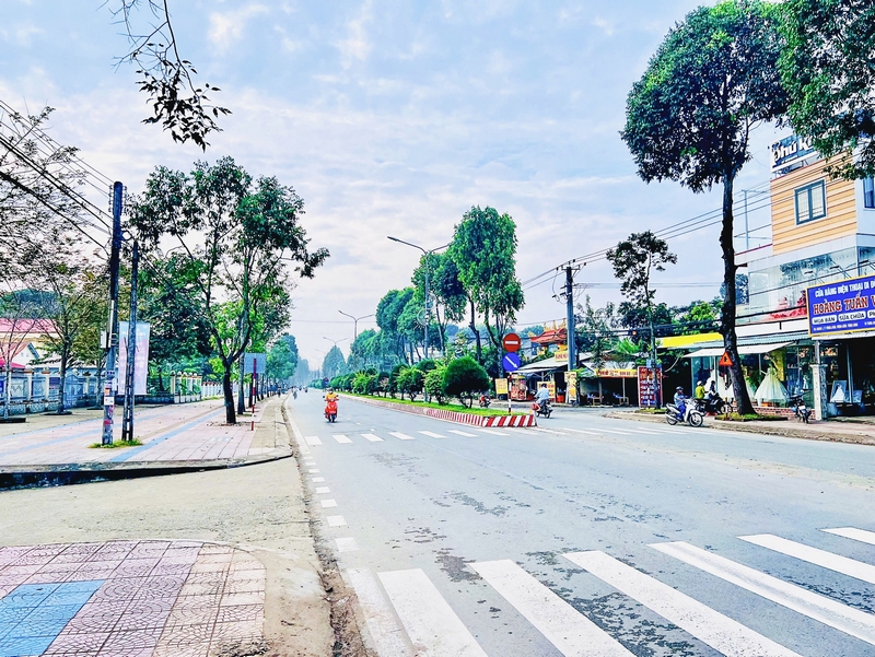 TT Vũng Liêm ngày càng đẹp và khang trang hơn.