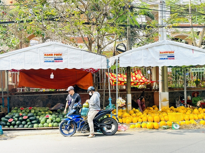  Mặt hàng trang trí Tết hút hàng.