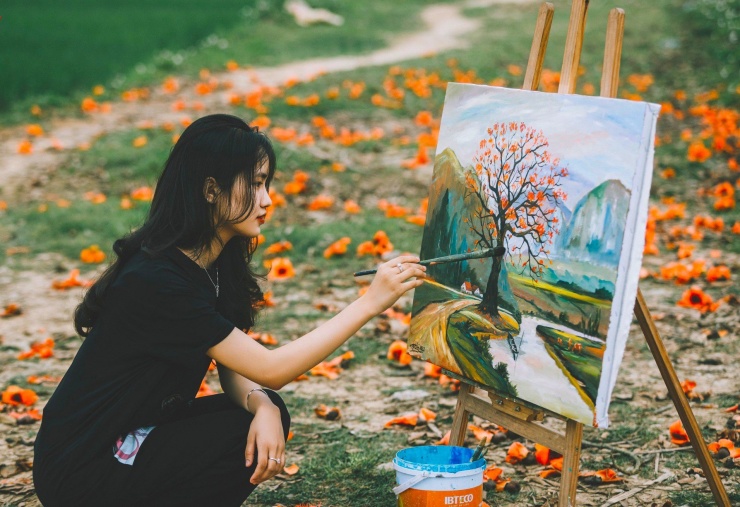 Die Baumwollbäume sind auch für Künstler ein Motiv, ihr Talent zu zeigen. (Foto: Rang Dong)