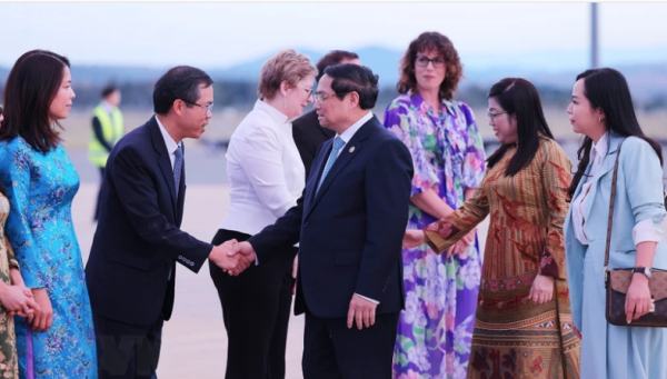 El primer ministro Anthony Albanese organiza una ceremonia de bienvenida para el primer ministro Pham Minh Chinh