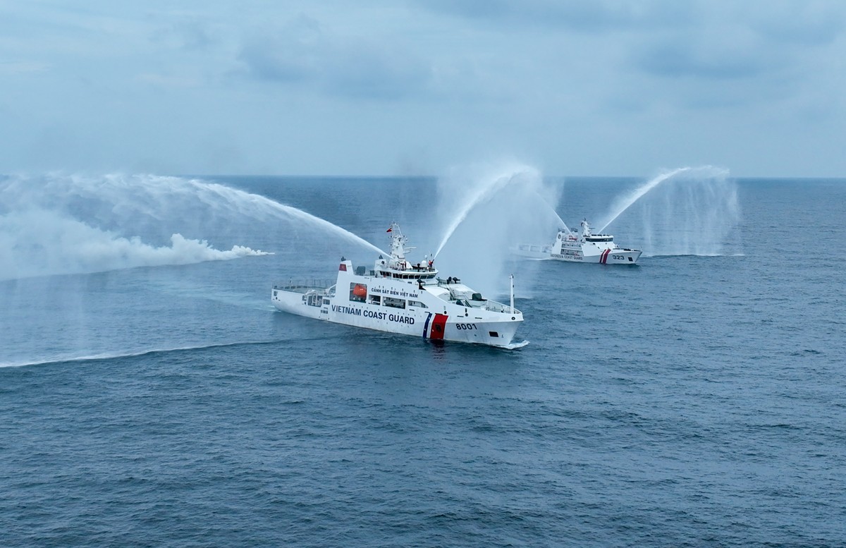 Cảnh sát biển Việt Nam - Indonesia luyện tập chung trên biển ảnh 2