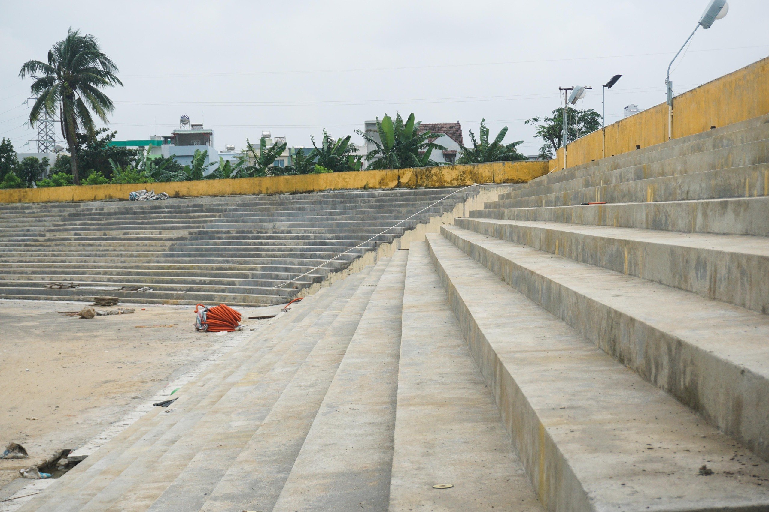 SVĐ Quân khu 5 'thay áo mới', sẵn sàng đón các đội bóng- Ảnh 10.