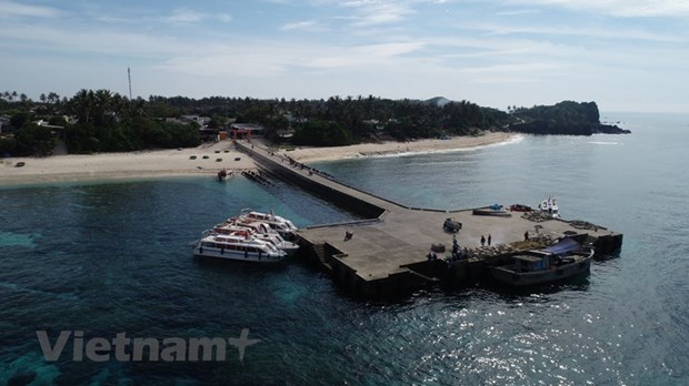 Quang Ngai dua du lich tro thanh nganh kinh te mui nhon hinh anh 1