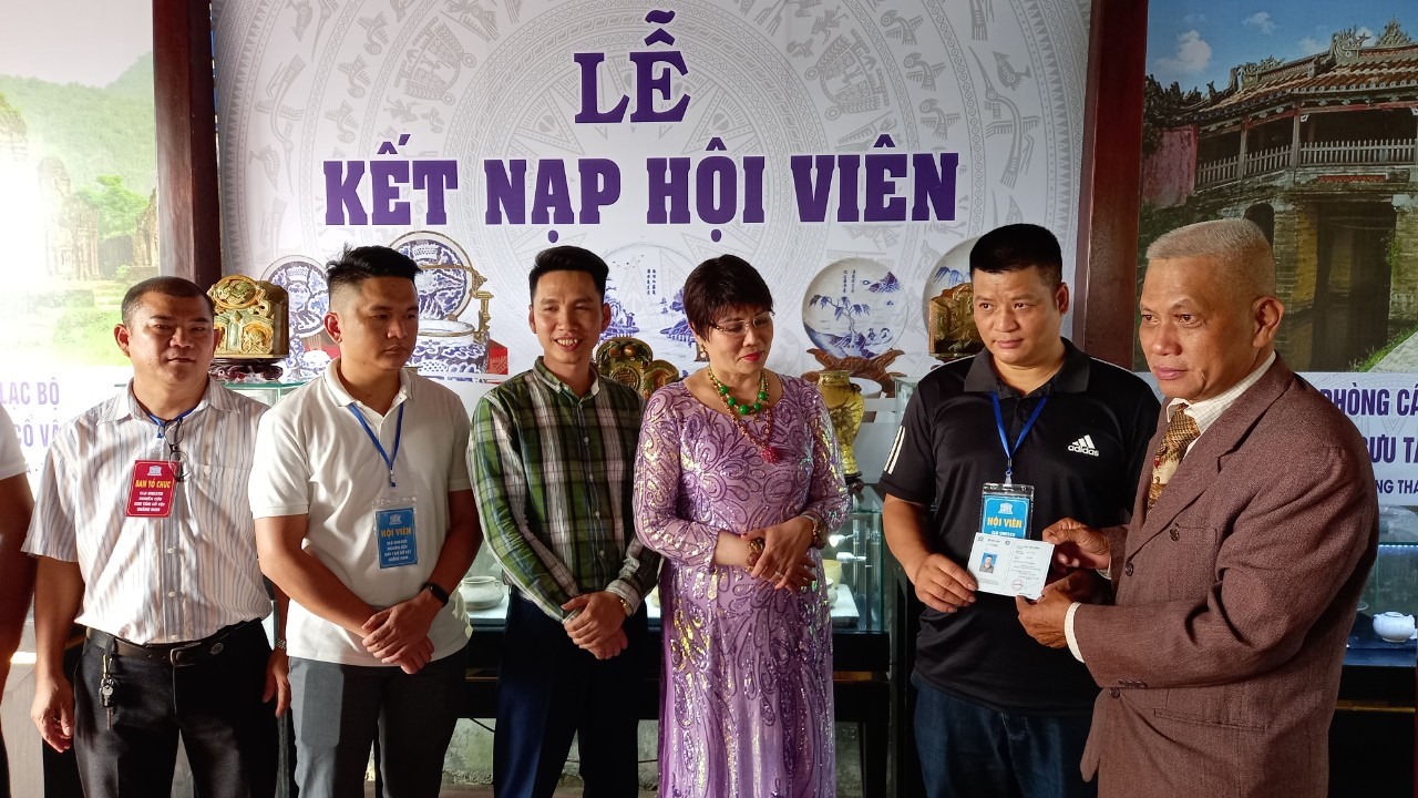 Lễ kết nạp hội viên mới. Ảnh: NK