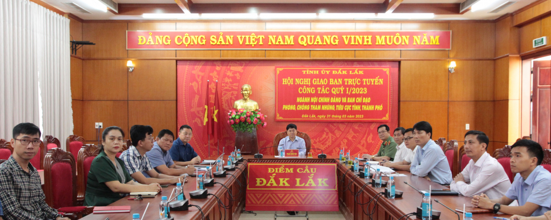 Phó Bí thư Thường trực Tỉnh ủy Phạm Minh Tấn chủ trì hội nghị tại điểm cầu tỉnh Đắk Lắk.