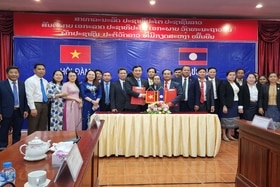 Hội đàm trao đổi kinh nghiệm giữa HĐND 2 tỉnh Quảng Trị - Salavan