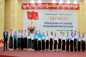 Bế mạc lớp tập huấn truyền dạy hát Rang, hát Ví, chàm Đuống