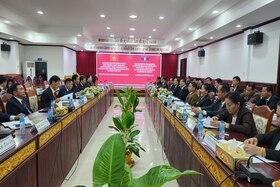 Hội đàm trao đổi kinh nghiệm giữa Thường trực HĐND 2 tỉnh Quảng Trị - Savannakhet
