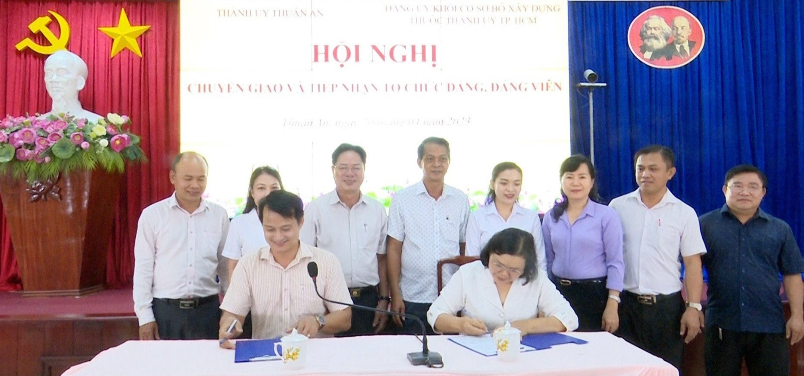 Thuan An City Party Committee: Receives 2 branches under the Party ...