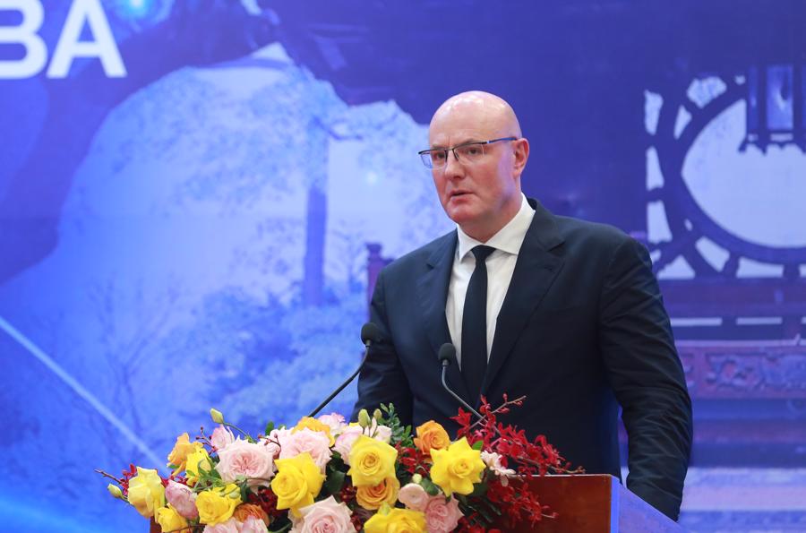 Phó Thủ tướng Nga Dmitry Chernyshenko phát biểu tại diễn đàn - Ảnh: VGP