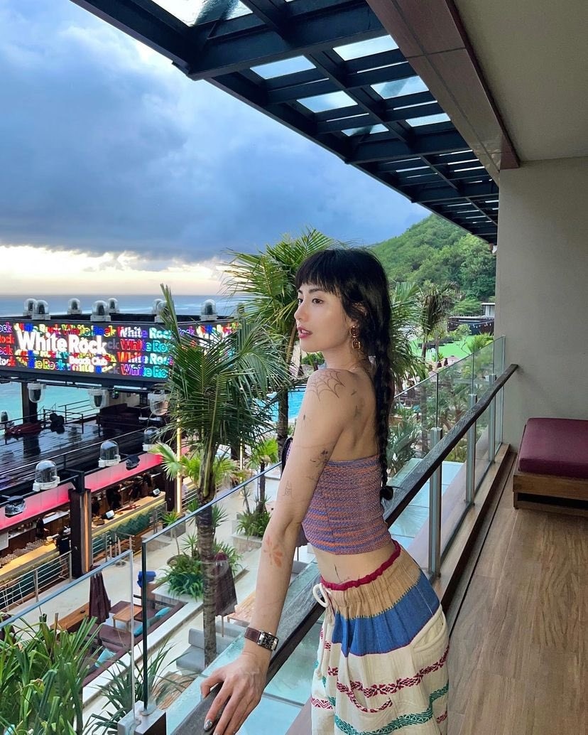 Nana showed off her slim figure in a bikini in Bali