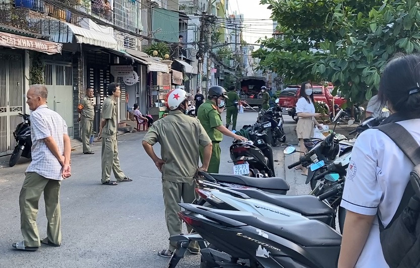 Fire in a 4-storey house in the center of Ho Chi Minh City, many people ...