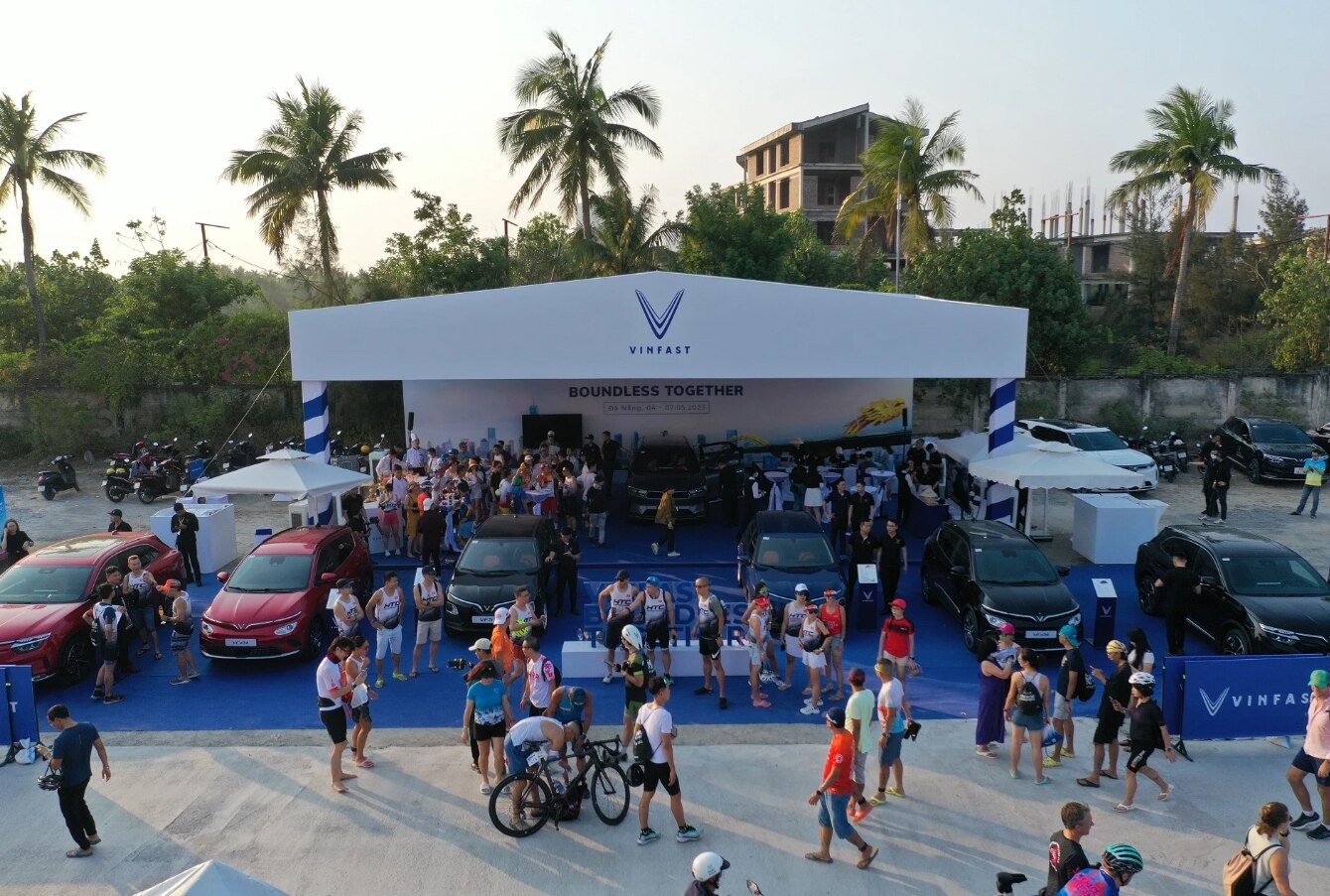 Gần 1000 người lái thử xe điện VinFast tại VinFast IRONMAN 703 Việt Nam 2023