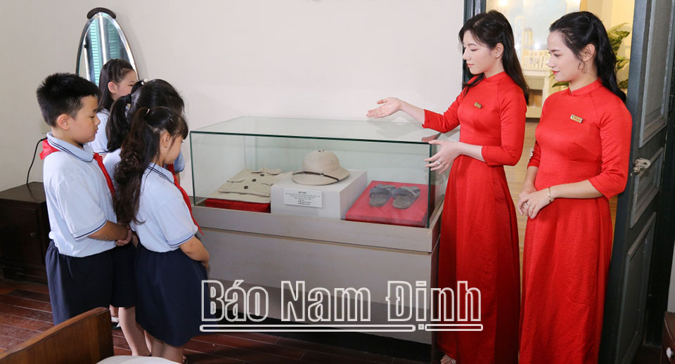 A Place To Store Precious Documents And Images About Uncle Ho Vietnam Vn