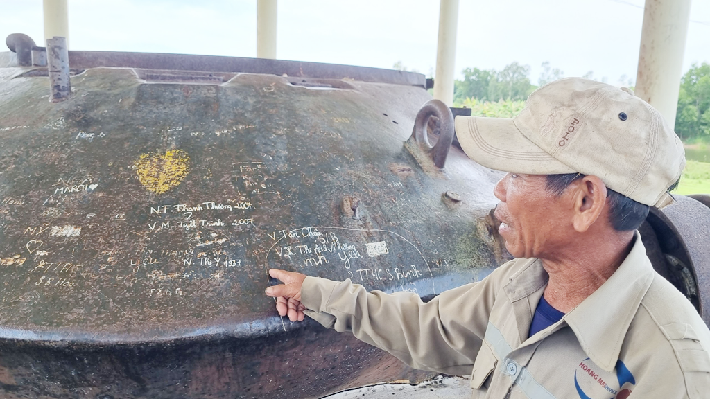 Van Tuong Victory National Monument degrades - Vietnam.vn