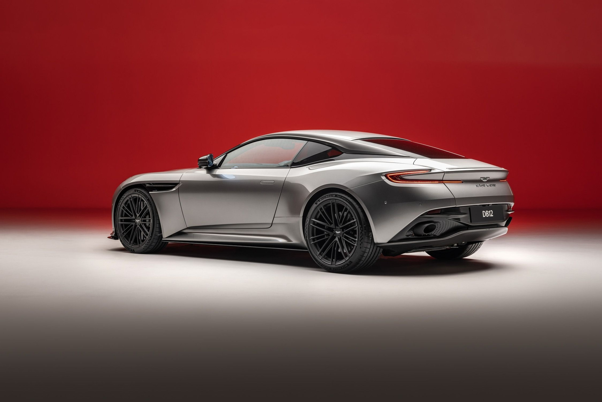 Aston Martin DB12 – 세계 최초의 슈퍼 GT - Vietnam.vn