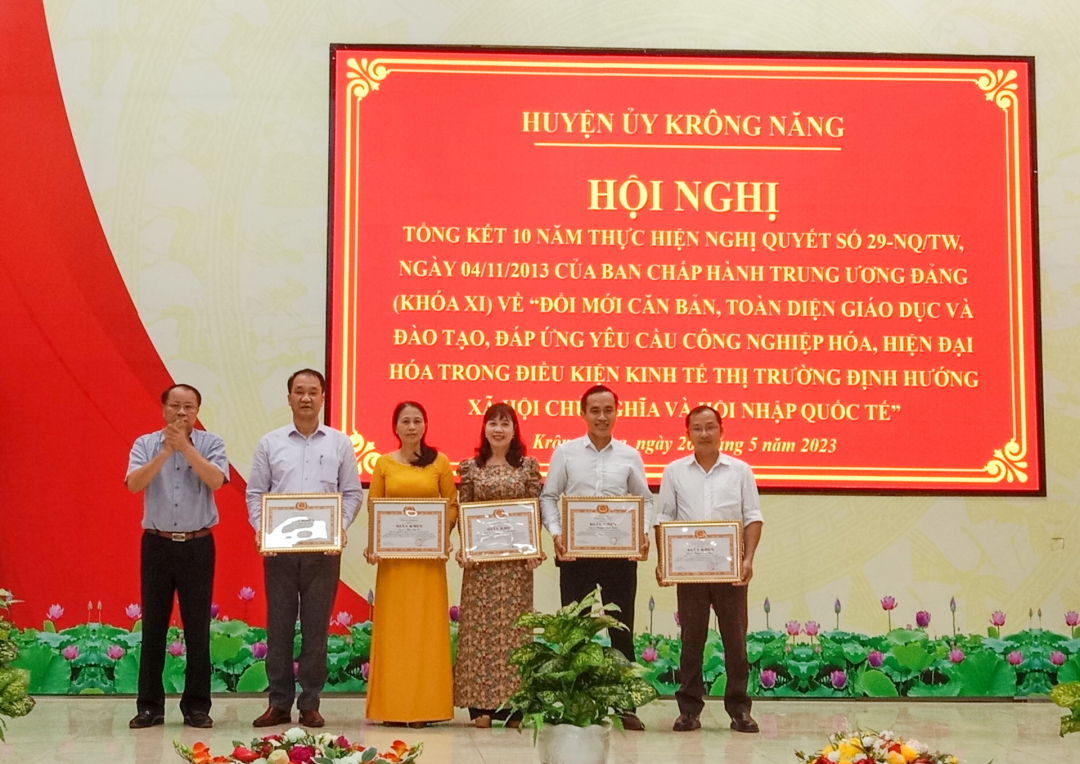 Krong Nang district: Achieving comprehensive results in education and ...