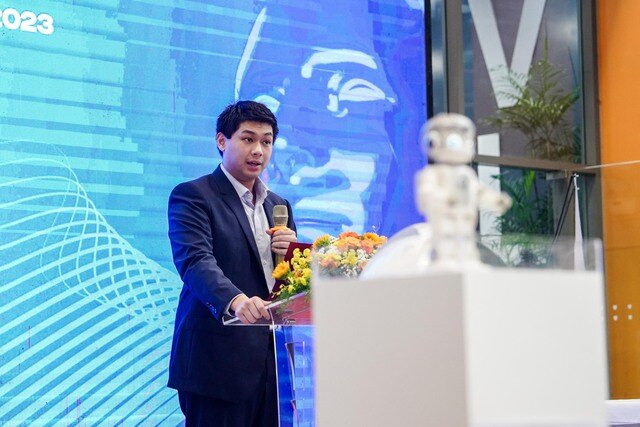 Con trai ông Hạnh Nguyễn ký kết hợp tác phát triển giáo dục AI  - Ảnh 1.