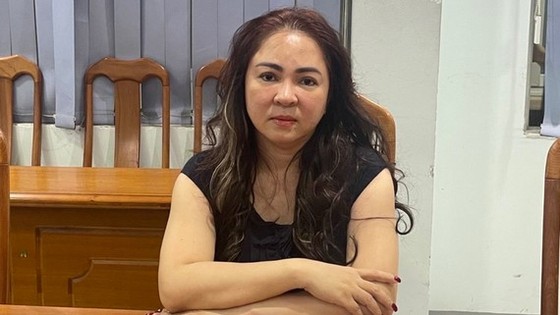 Công an TPHCM tiếp nhận đơn con trai bà Nguyễn Phương Hằng tố giác ông Huỳnh Uy Dũng ảnh 1