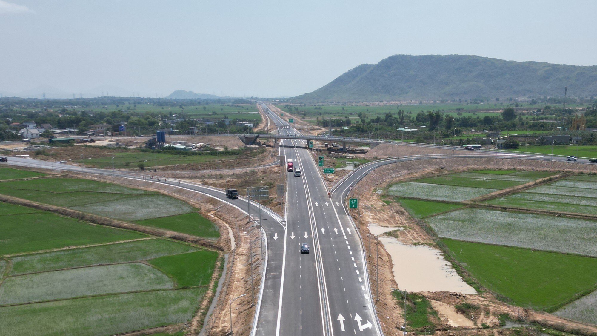 Открытие автомагистралей, пробуждение южных экономических регионов -  Vietnam.vn