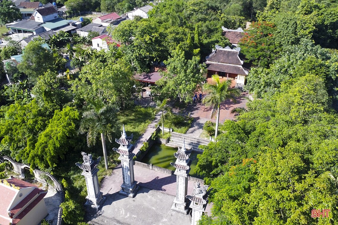 Thăm đền thờ Đông các đại học sỹ Trương Quốc Dụng ở Hà Tĩnh