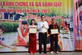 Huyện Cẩm Khê, Yên Lập giành giải Nhất hội thi gói, nấu bánh chưng và giã bánh giầy