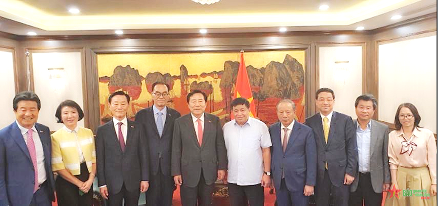 Vietnam, Korea cooperate to develop chip-semiconductor industry ...