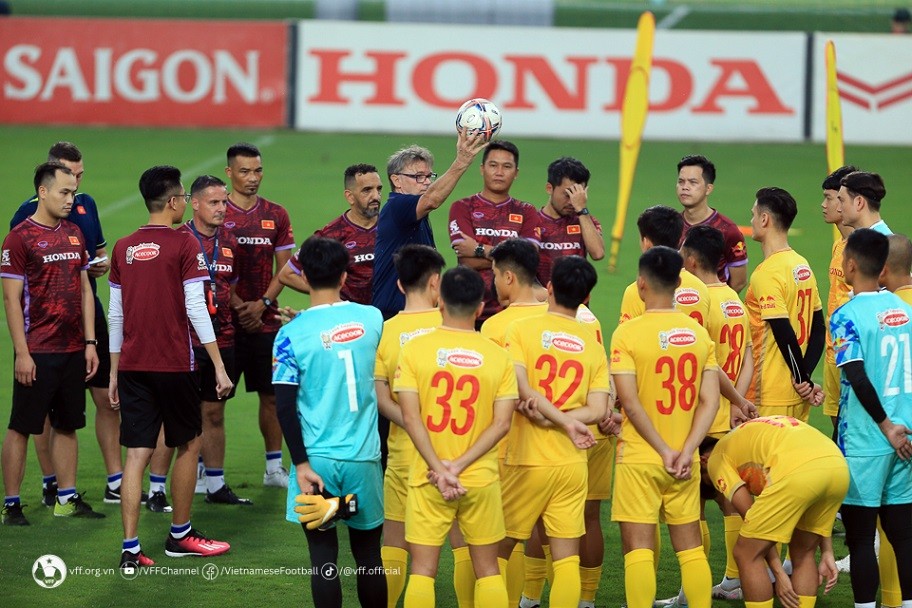 VFF - Viettel FC is in the same group with defence champion AFC