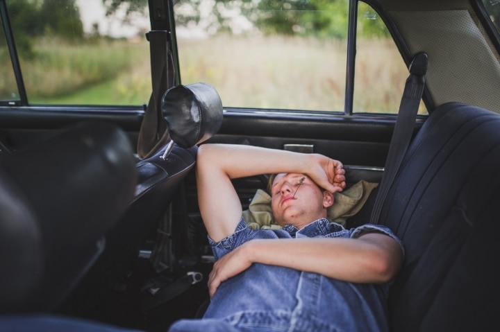 Sollte man mit eingeschalteter Klimaanlage im Auto schlafen