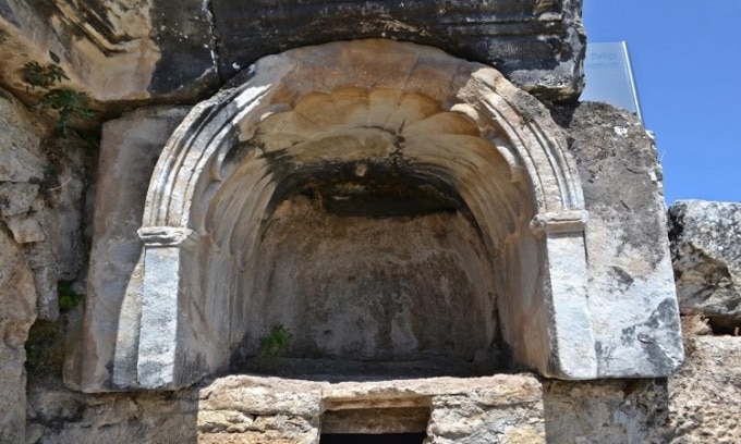 Cổng Diêm Vương ở thành phố cổ Hierapolis. Ảnh: Arkeonews