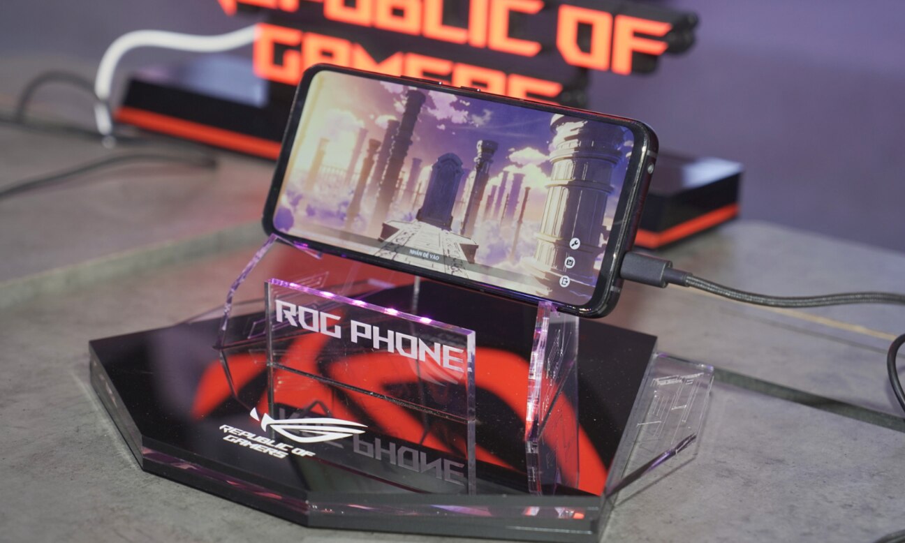 FPT Shop открывает раннюю продажу смартфона Asus ROG Phone 7 для геймеров -  Vietnam.vn