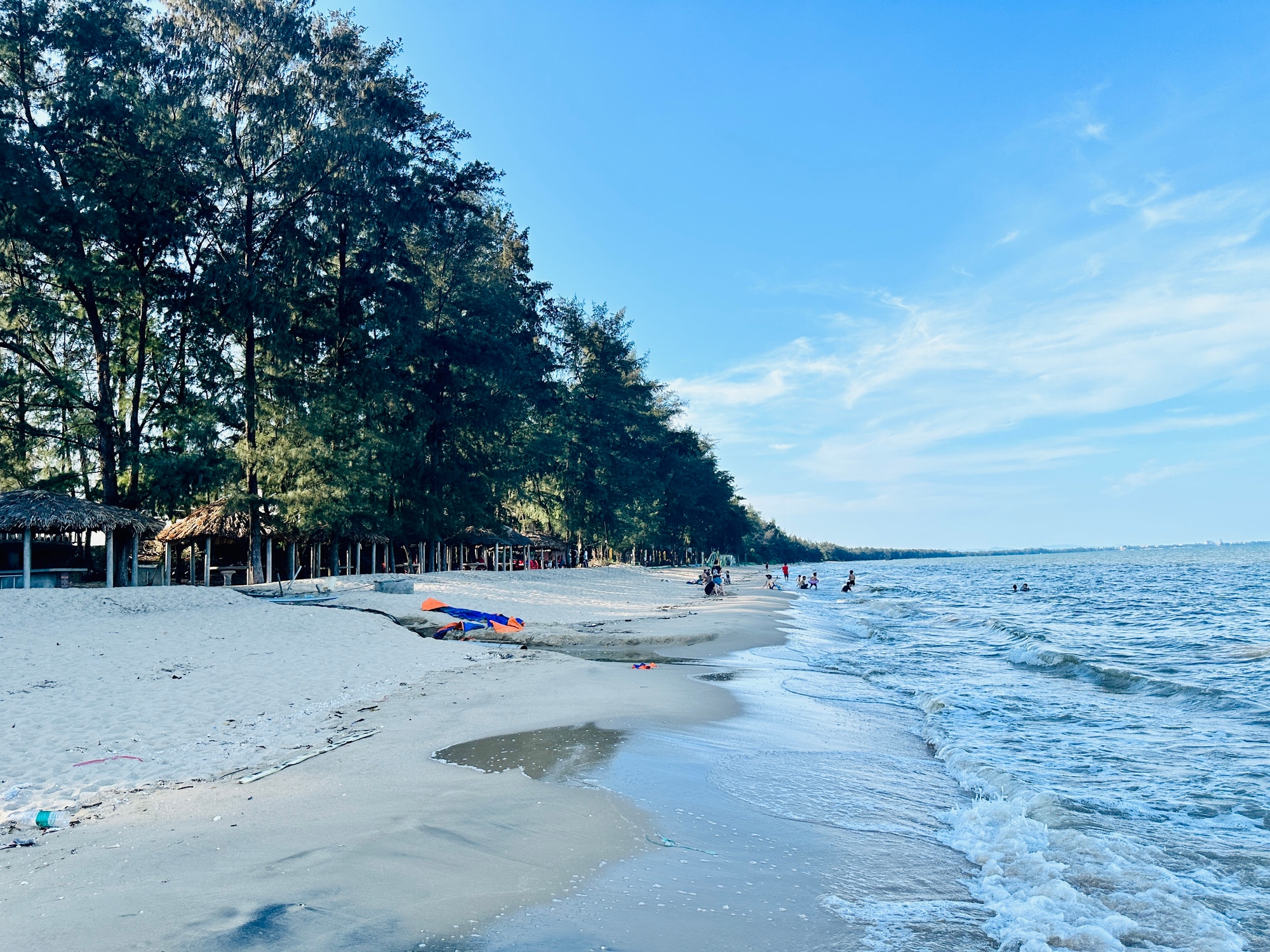 Влюбитесь в романтический пляж Да Ден на северо-востоке страны - Vietnam.vn