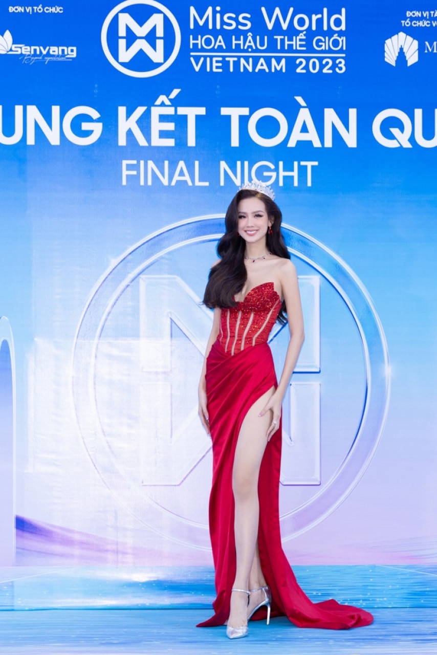Dàn hoa hậu, á hậu gợi cảm trên thảm xanh Chung kết Miss World Vietnam 2023 2