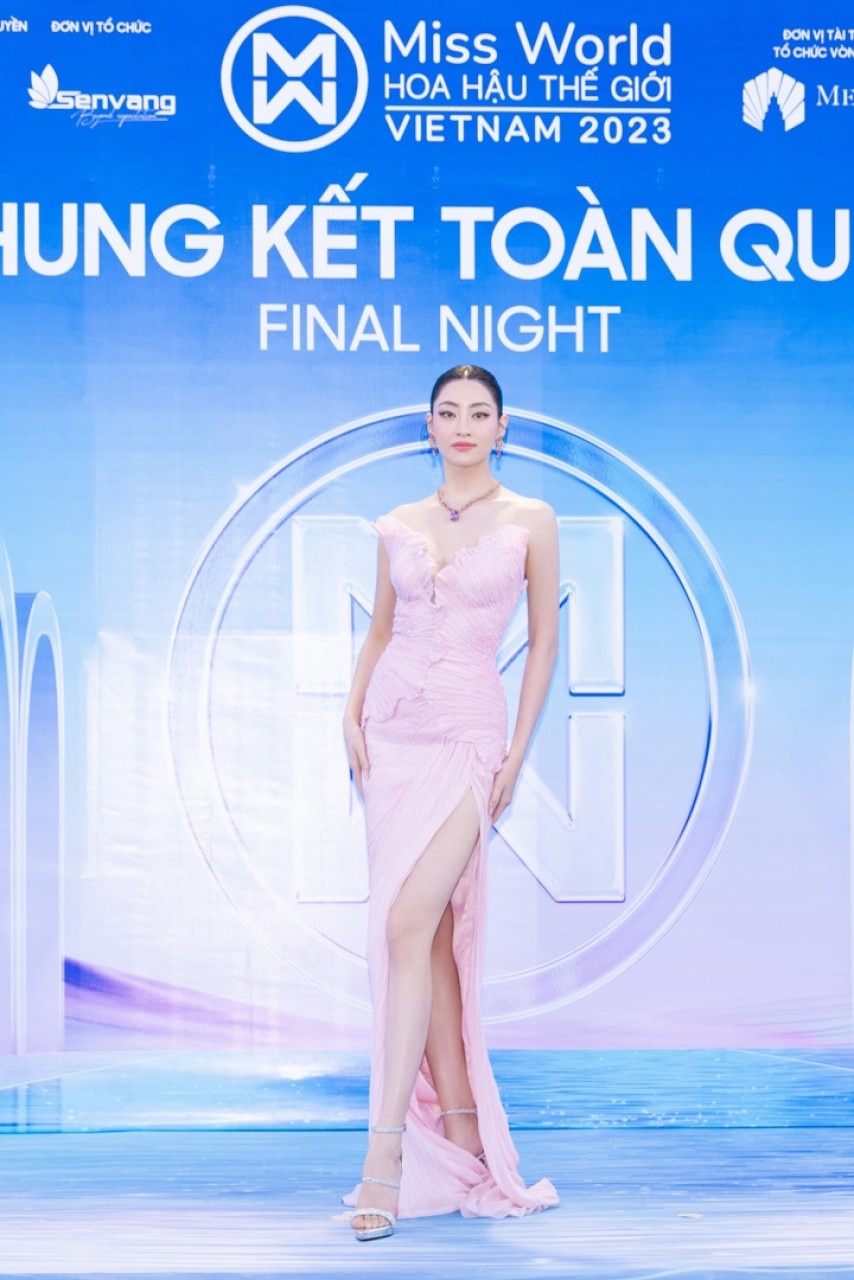 Dàn hoa hậu, á hậu gợi cảm trên thảm xanh Chung kết Miss World Vietnam 2023 6